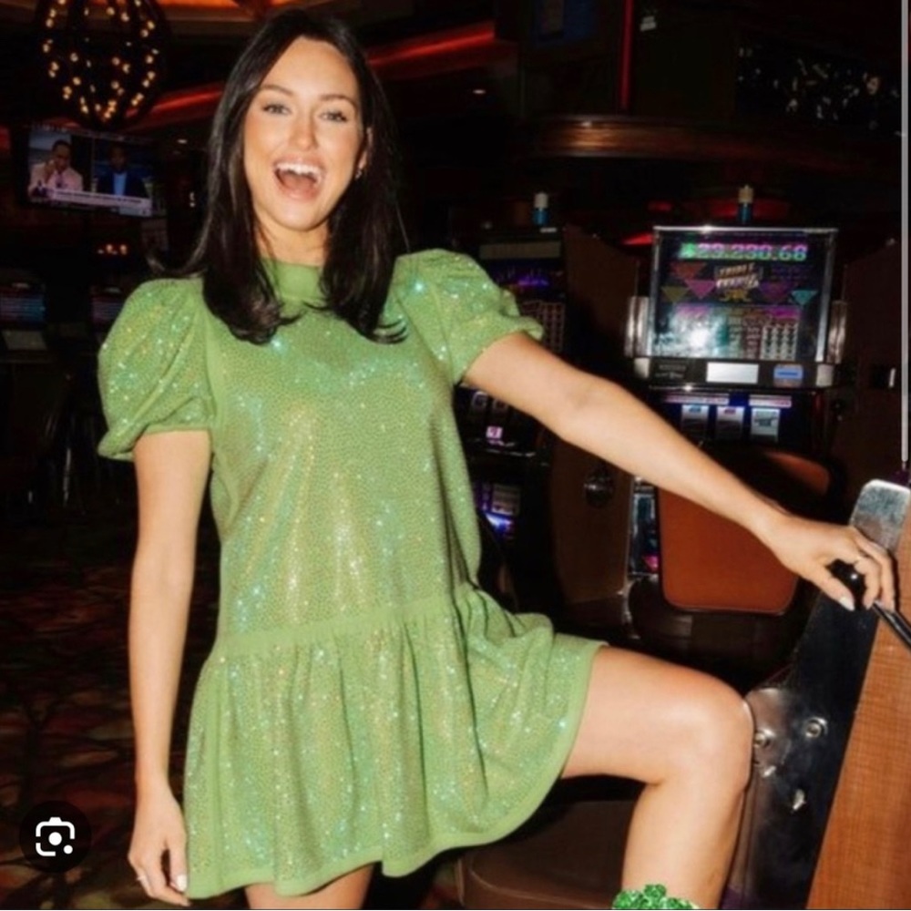 💚 QUEEN OF SPARKLES 💚 Sparkly green puff sleeve drop waist dress SIZE S